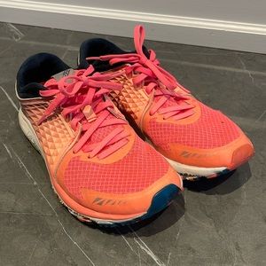 New balance running shoes in neon pink, size 8.5